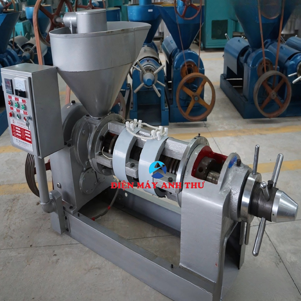 Máy ép dầu công nghiệp Guangxin tại xưởng ép dầu lạc